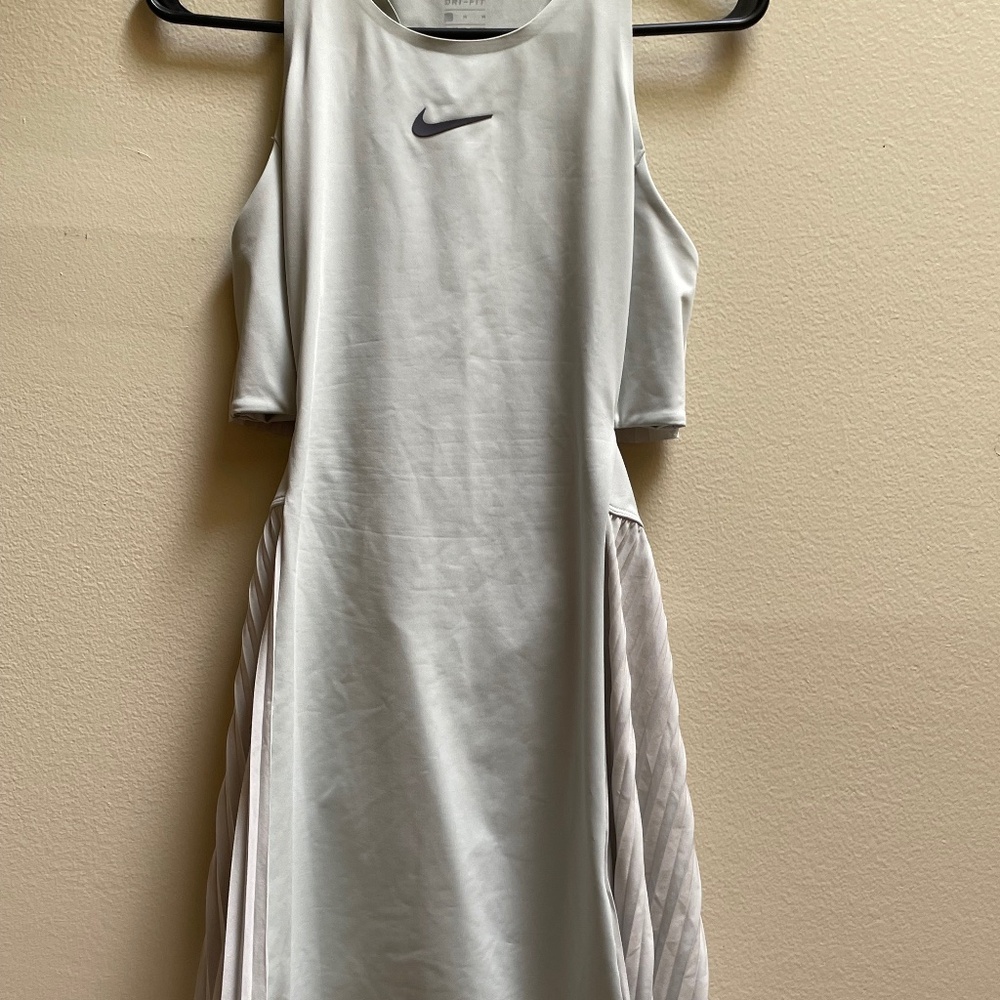 Women's Nike Medium Dry-Fit Pastel Green Tennis / Golf Dress